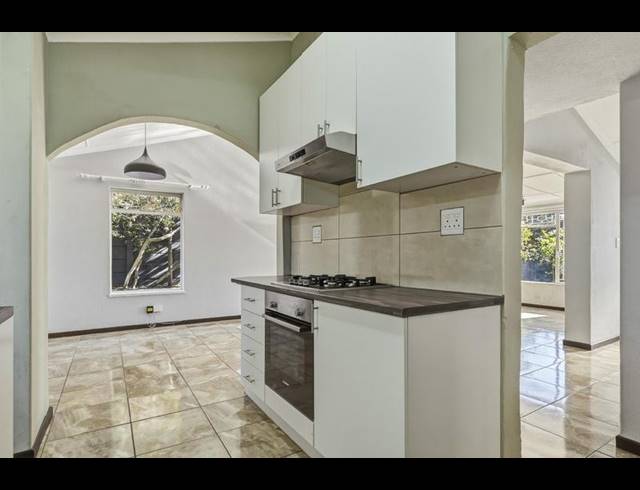 4 BEDROOM PROPERTY TO RENT IN LAKESIDE